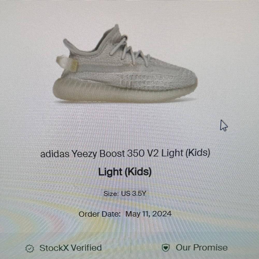 ADDIDAS YEEZY BOOST 30 KIDS SIZE 3.5Y